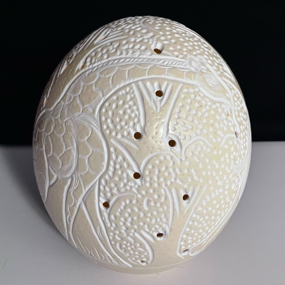 Carved OSTRICH EGG / Giraffe & TWO ELEPHANTS Walking In Savannah / SOUTH AFRICA - Picture 2 of 11